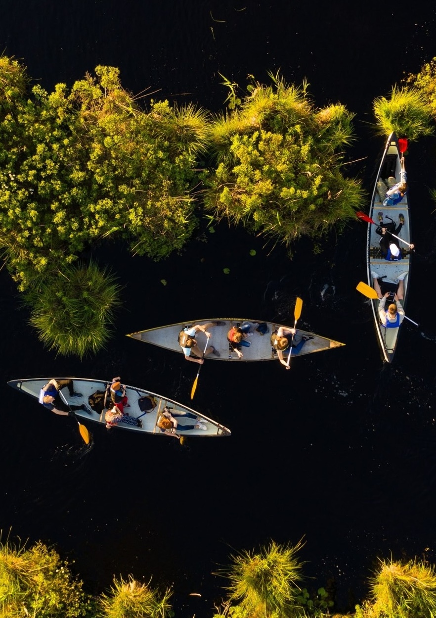 Canoe boats